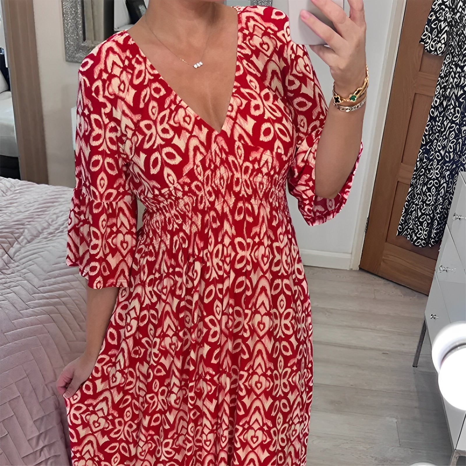 Gen | Women’s summer dress with floral print and v-neckline