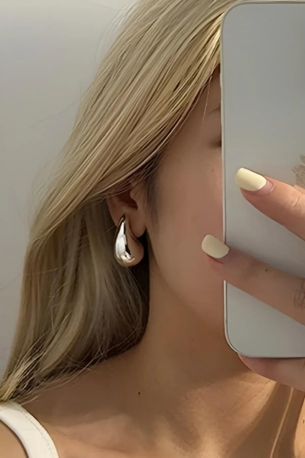 Olivia | Raindrop minimalist everyday earrings