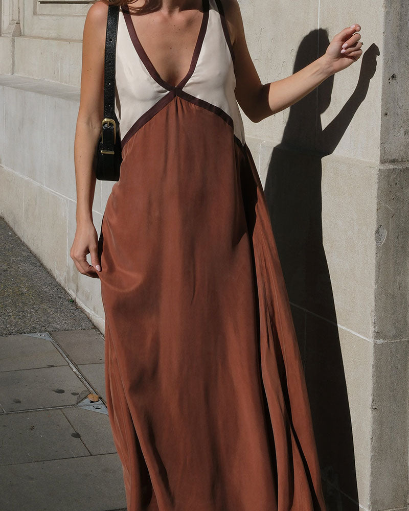 Lara | Chic v-neck contrasting color maxi dress