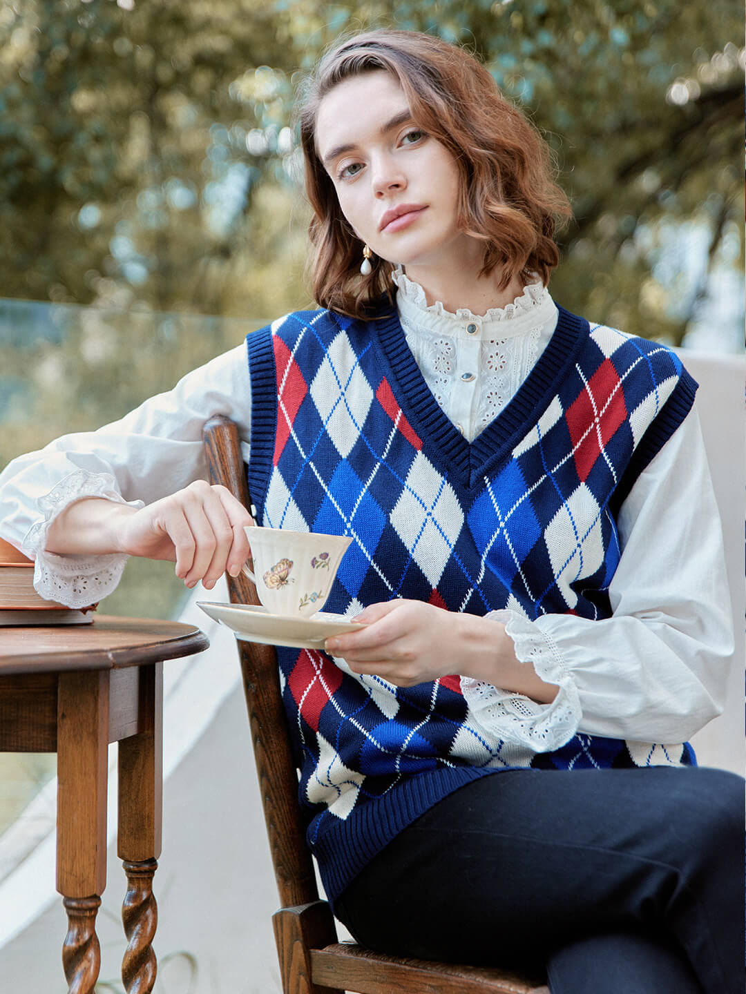 Callista | Women’s vest with argyle pattern and v-neck cut