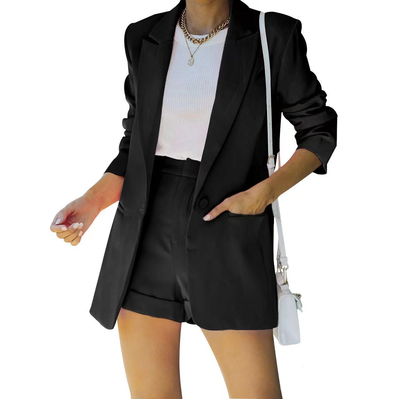 Toni | Women’s blazer and shorts set with tailored cut and modern styling