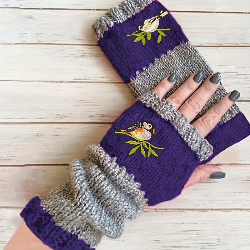 Avery | Fingerless gloves with delicate embroidery