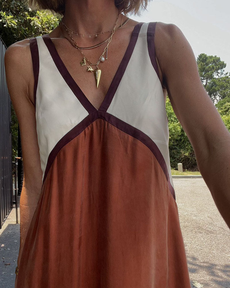 Lara | Chic v-neck contrasting color maxi dress