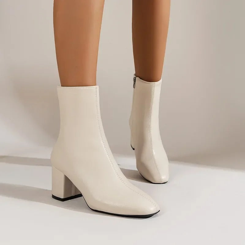 Avida | Brown ankle boots with side zipper and block heel
