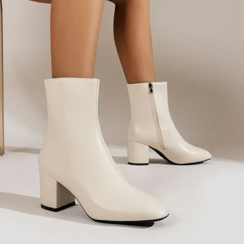 Avida | Brown ankle boots with side zipper and block heel