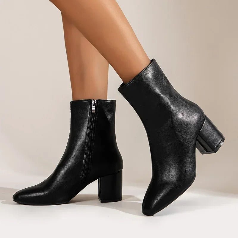 Avida | Brown ankle boots with side zipper and block heel