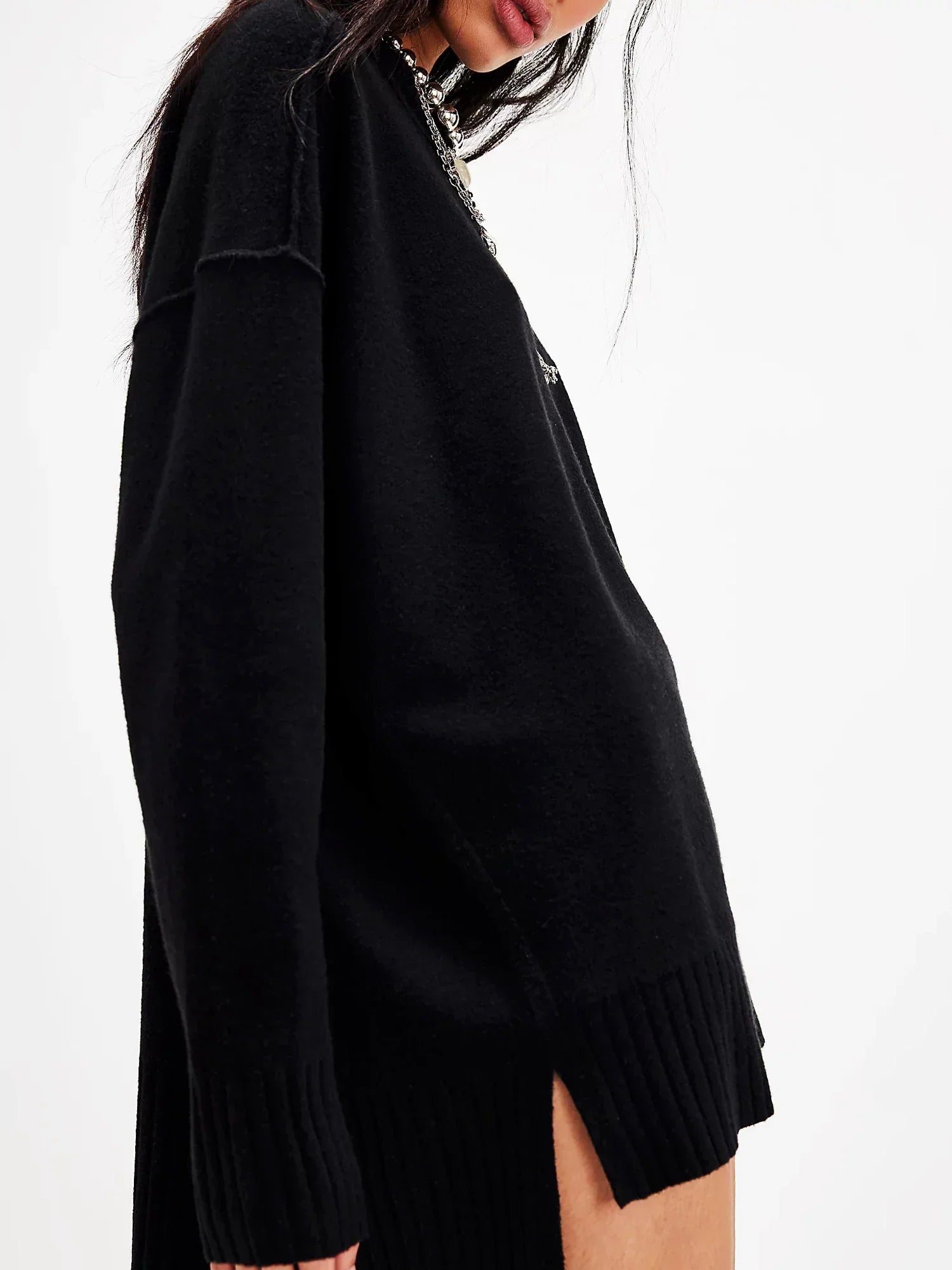 Elara | Classy mini skirt with wavy hem