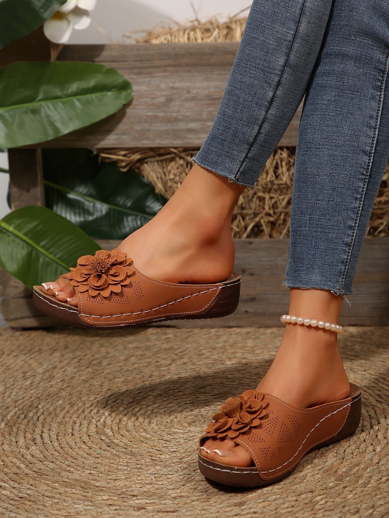 Ave | Flower wedge sandals