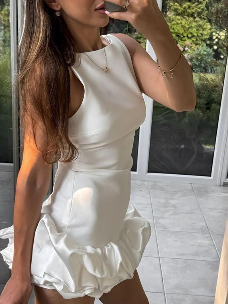 Anna | Women’s sleeveless mini dress with balloon silhouette and open back