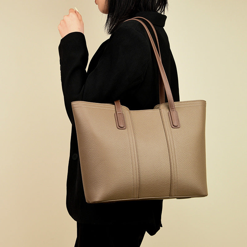 Mila | Women’s tote bag with contrast detail and zip closure