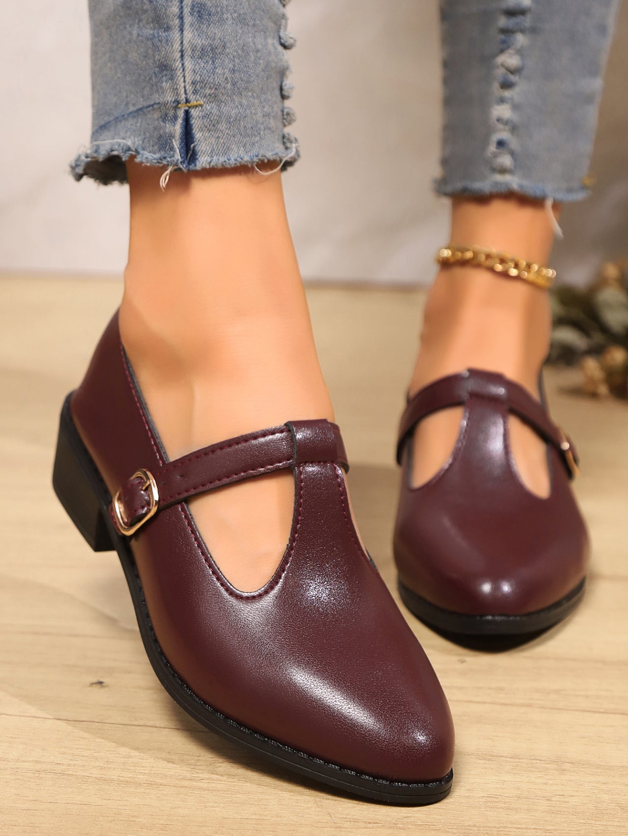 Pea | Women’s ballerina shoes with pointed toe and adjustable strap