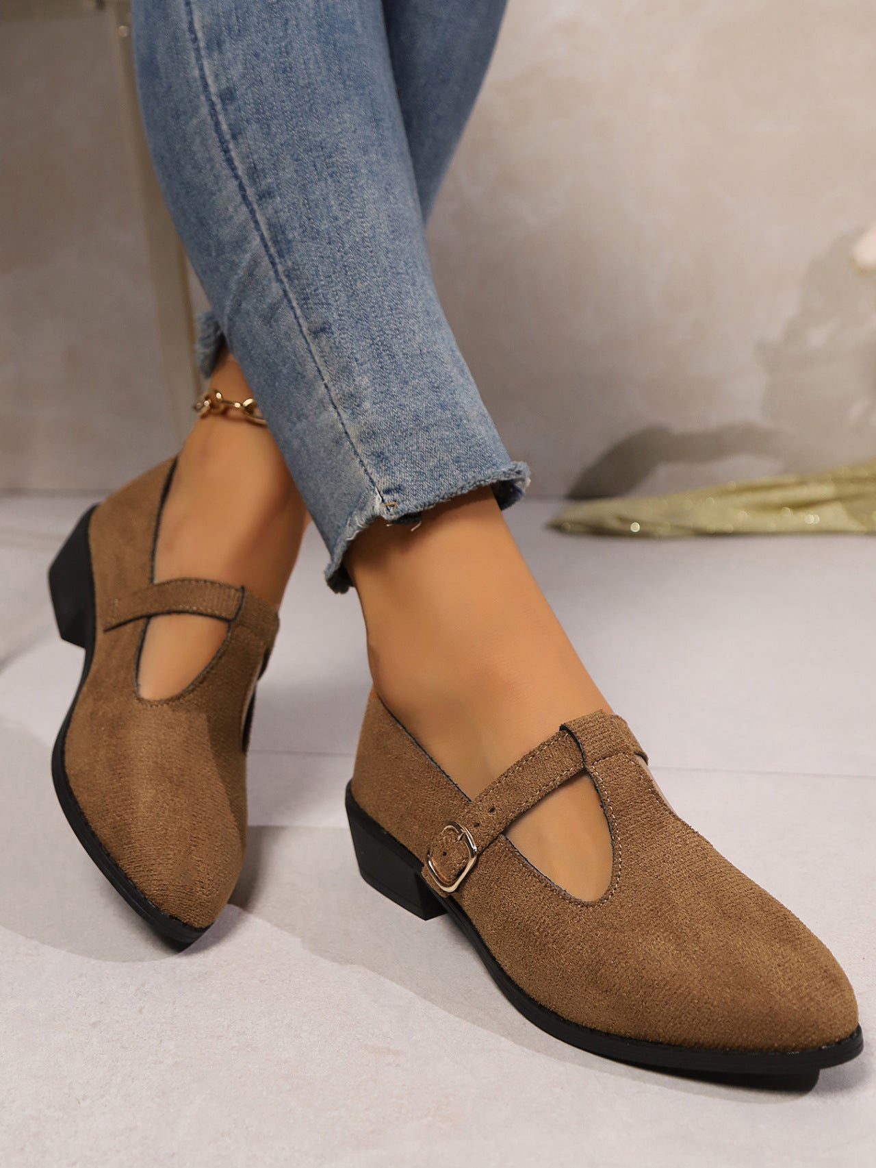 Pea | Women’s ballerina shoes with pointed toe and adjustable strap