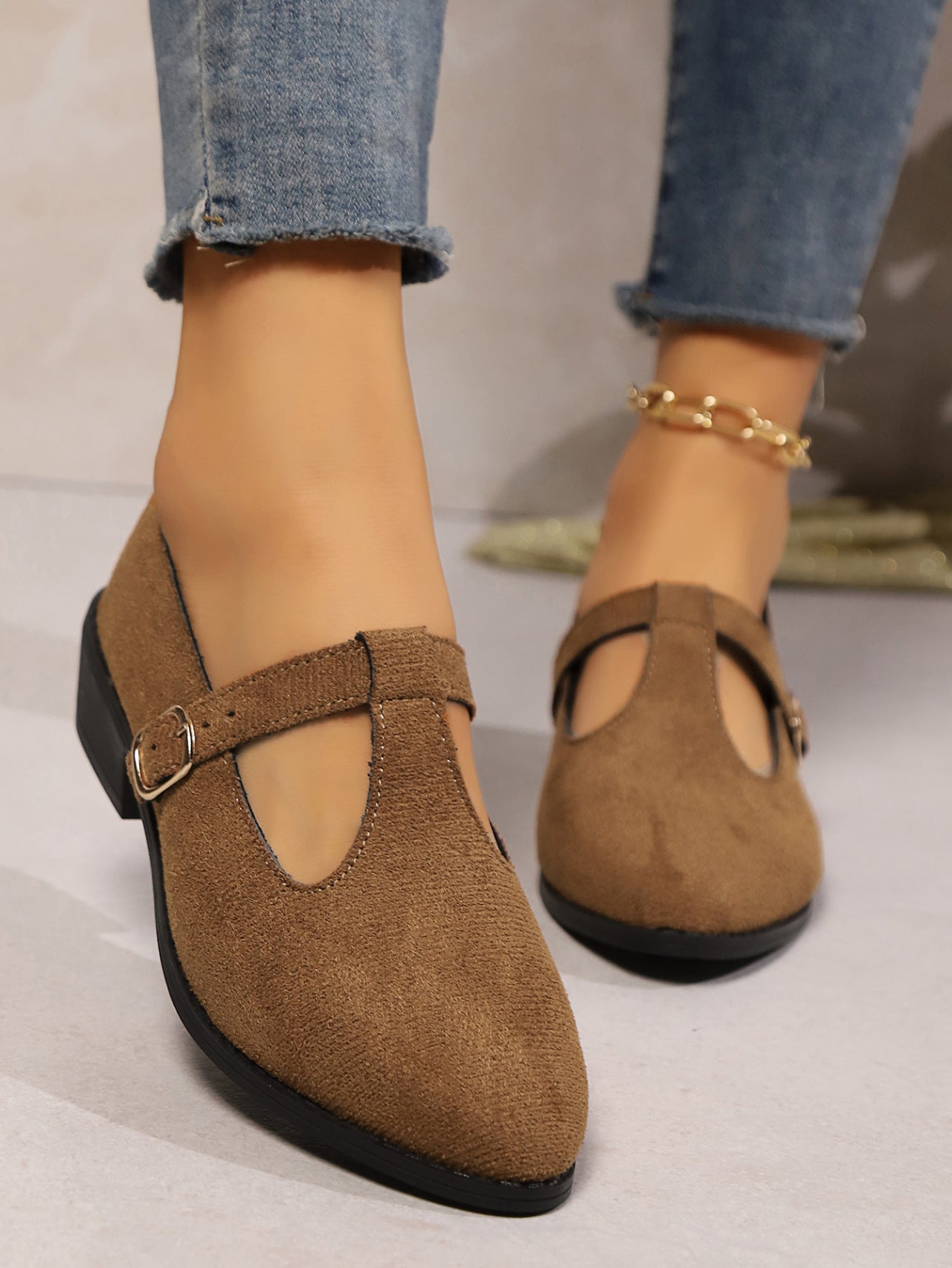 Pea | Women’s ballerina shoes with pointed toe and adjustable strap