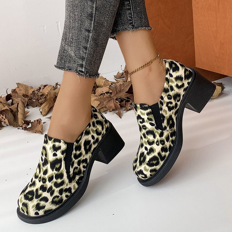 Ameliana | Square-toe slip-on shoes with block heel