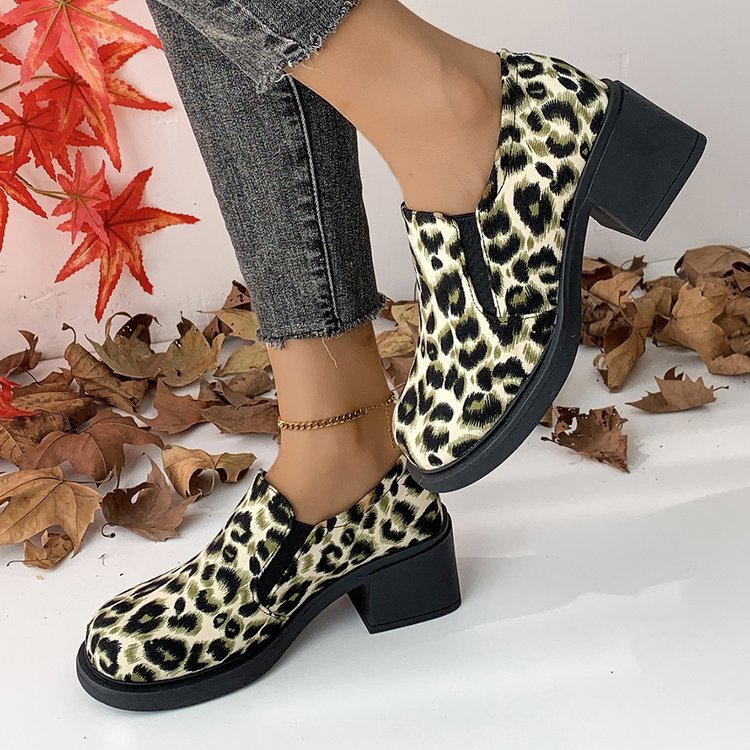 Ameliana | Square-toe slip-on shoes with block heel