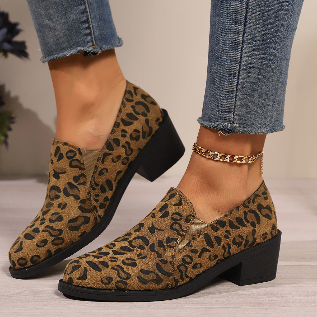 Mikha | Women’s low shoes with leopard print and block heel