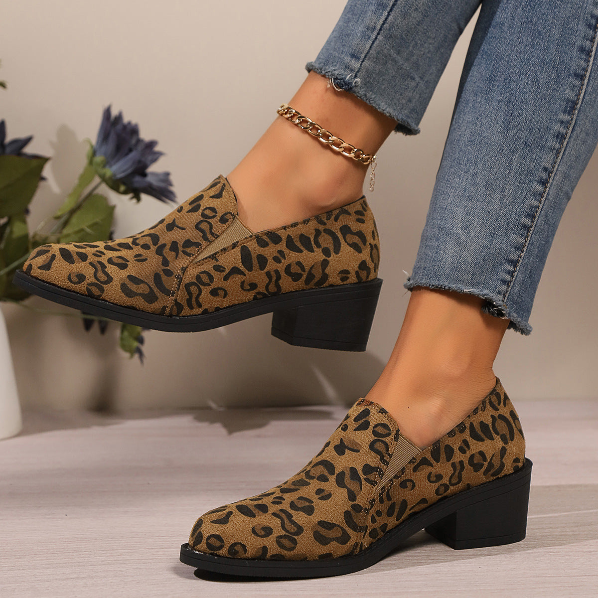 Mikha | Women’s low shoes with leopard print and block heel