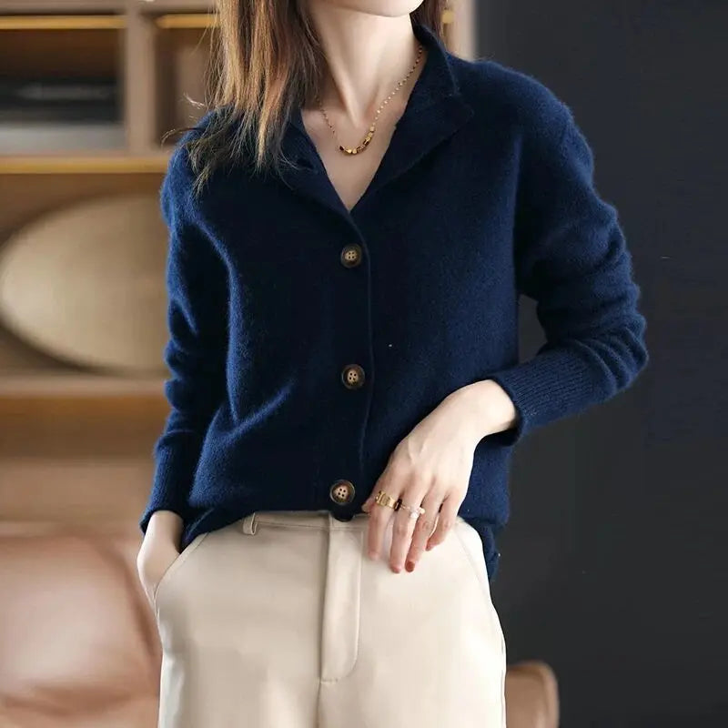 Caslen | Women’s loose silhouette cardigan with oversized buttons