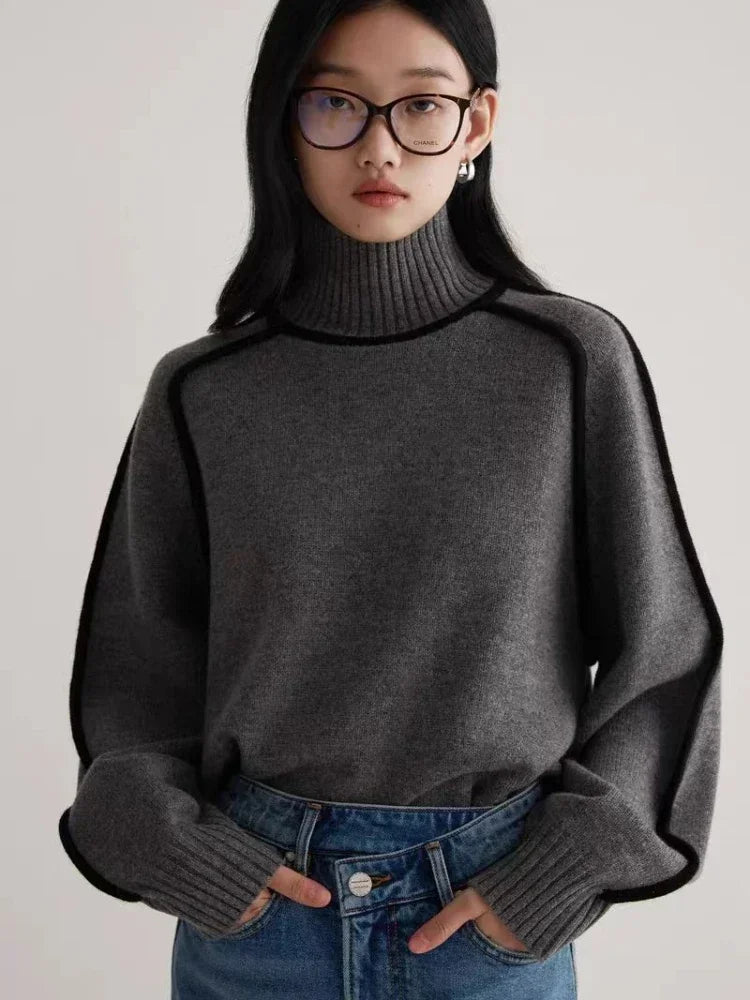 Elano | Turtleneck sweater with contrasting seams
