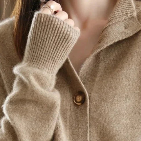 Caslen | Women’s loose silhouette cardigan with oversized buttons
