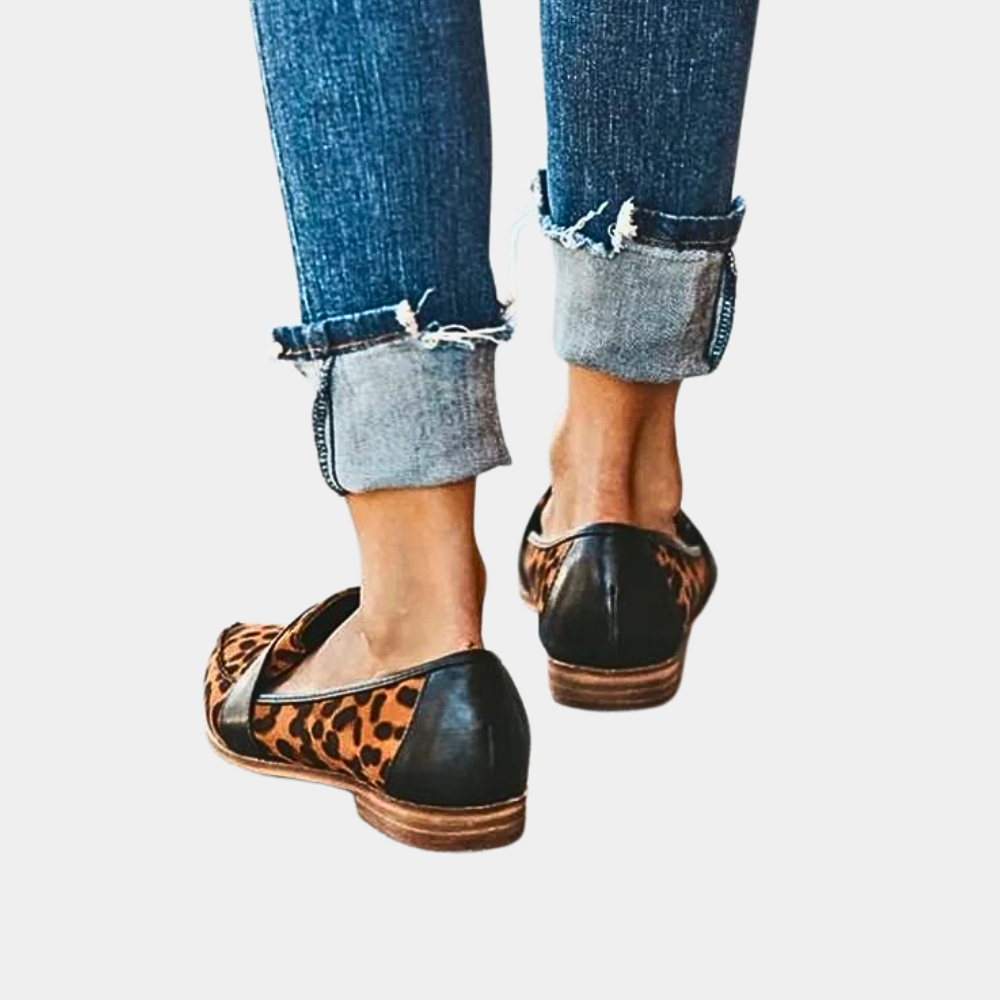 Claudine | Women’s loafers with stitched edge and rounded toe