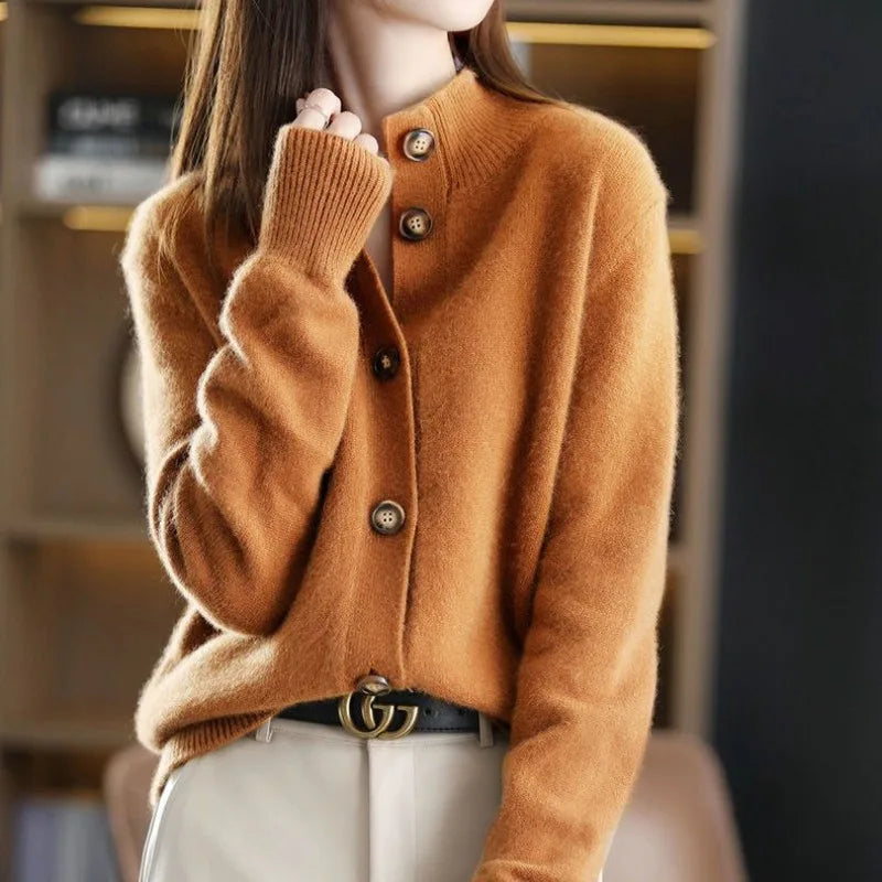 Caslen | Women’s loose silhouette cardigan with oversized buttons