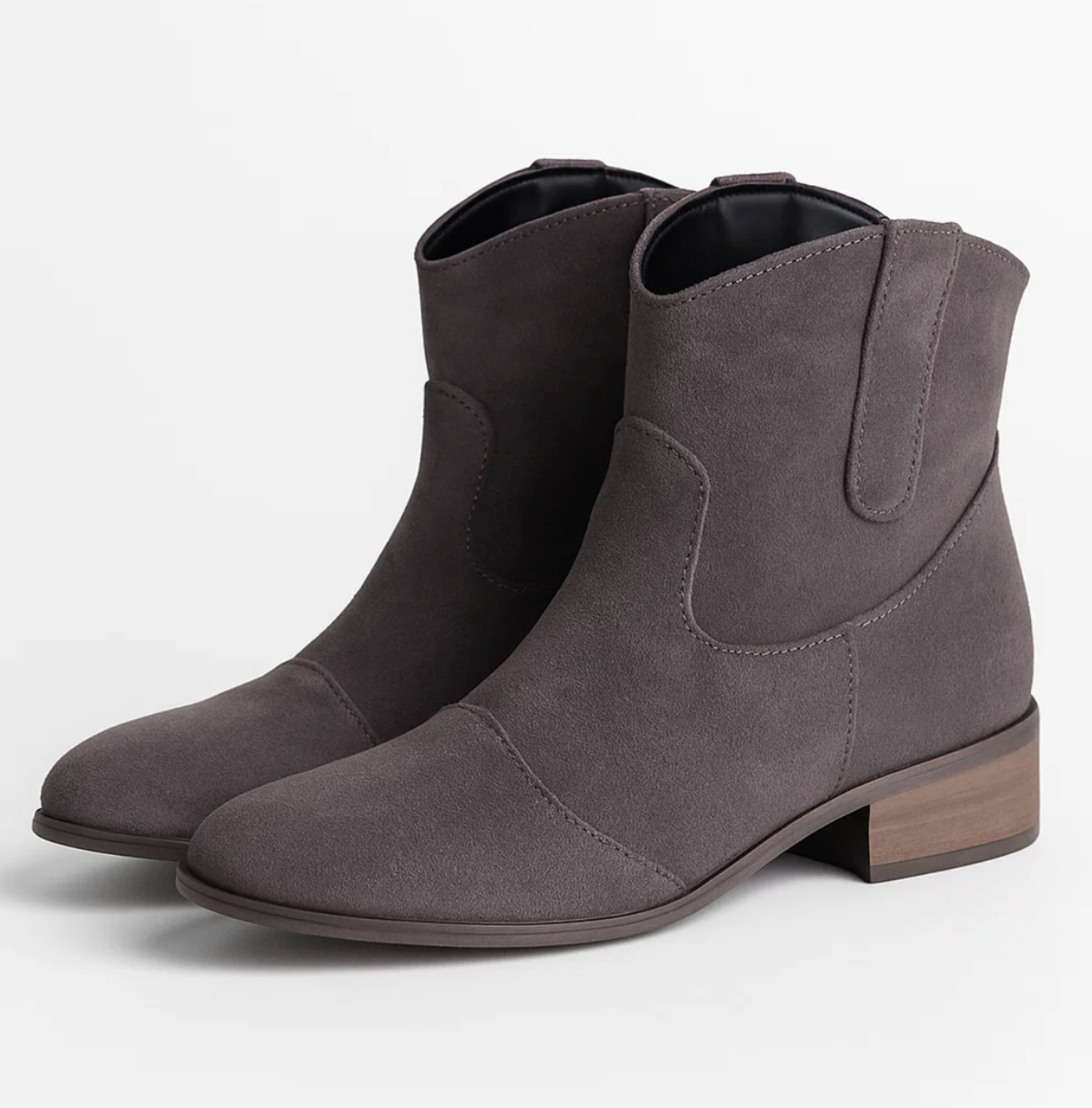 Sienna | Women’s western ankle boots with curved silhouette and low heel