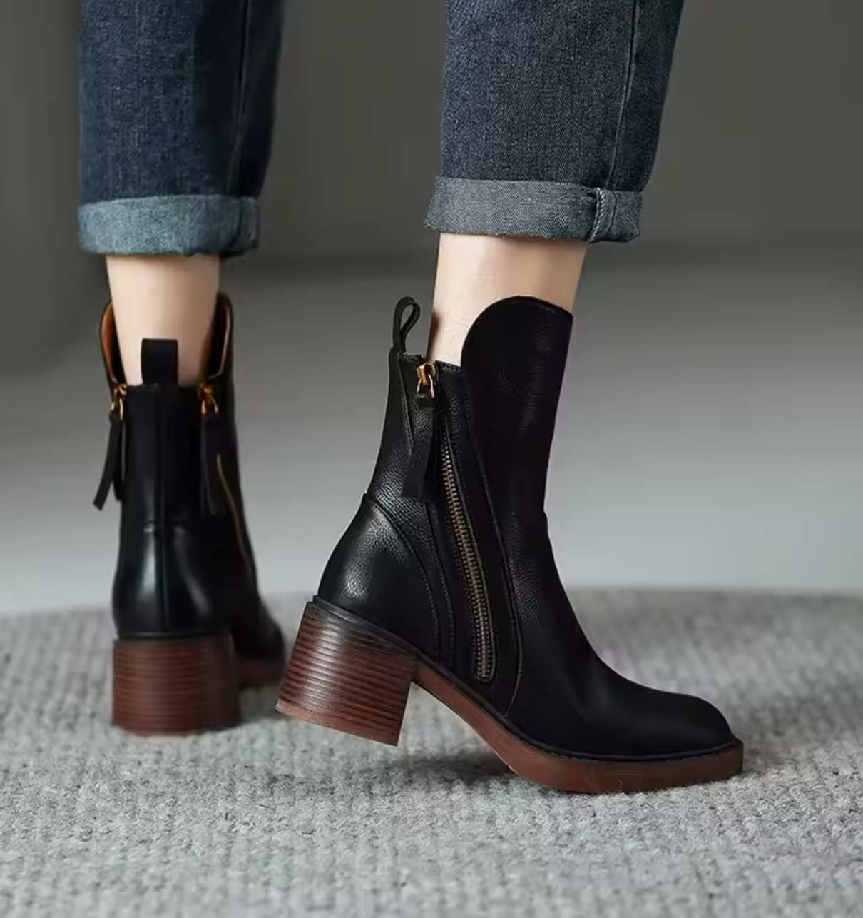 Sarina | Ankle boots with side zip and block heel