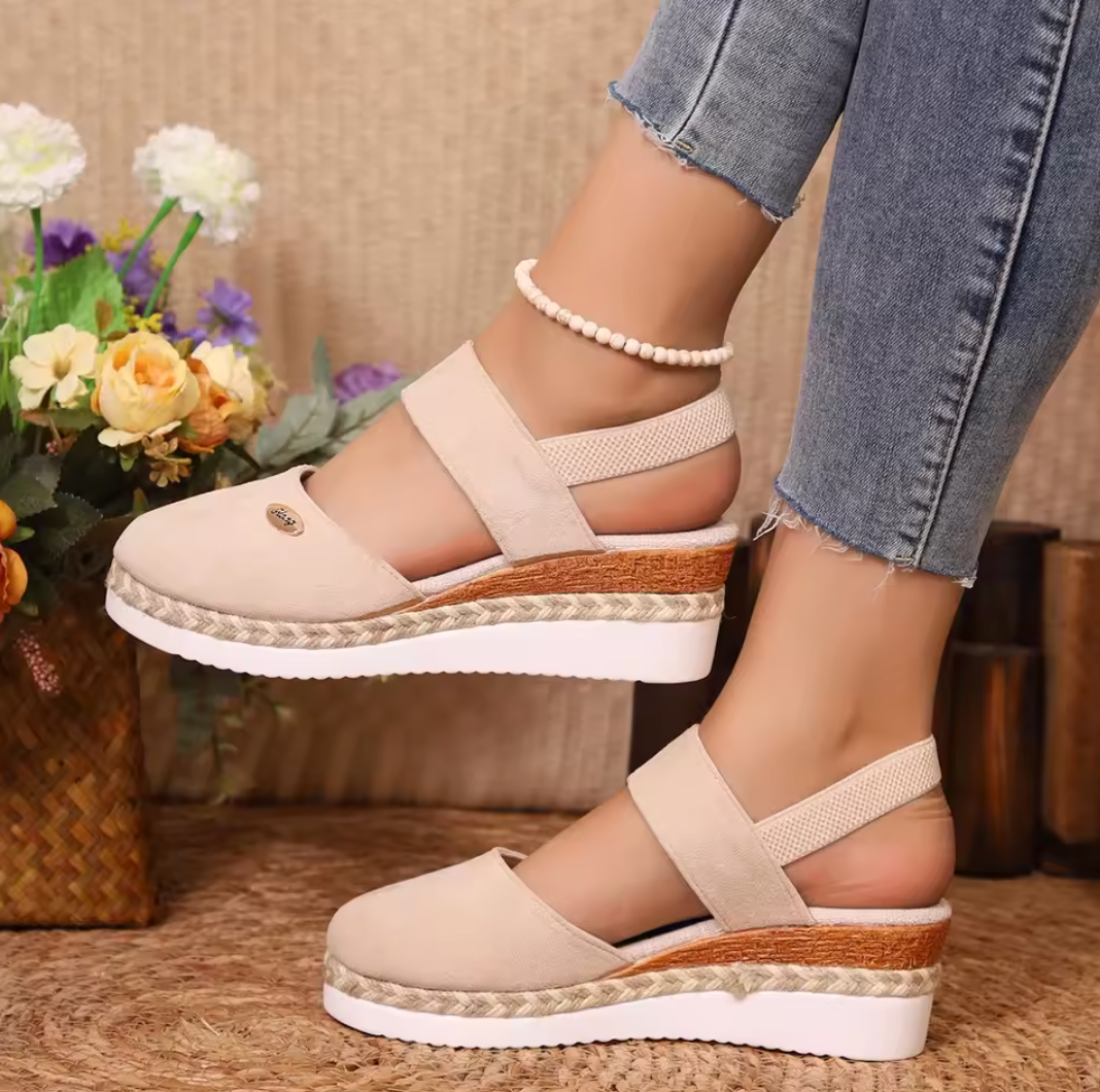Elira | Wedge sandals with elastic straps and contrast sole