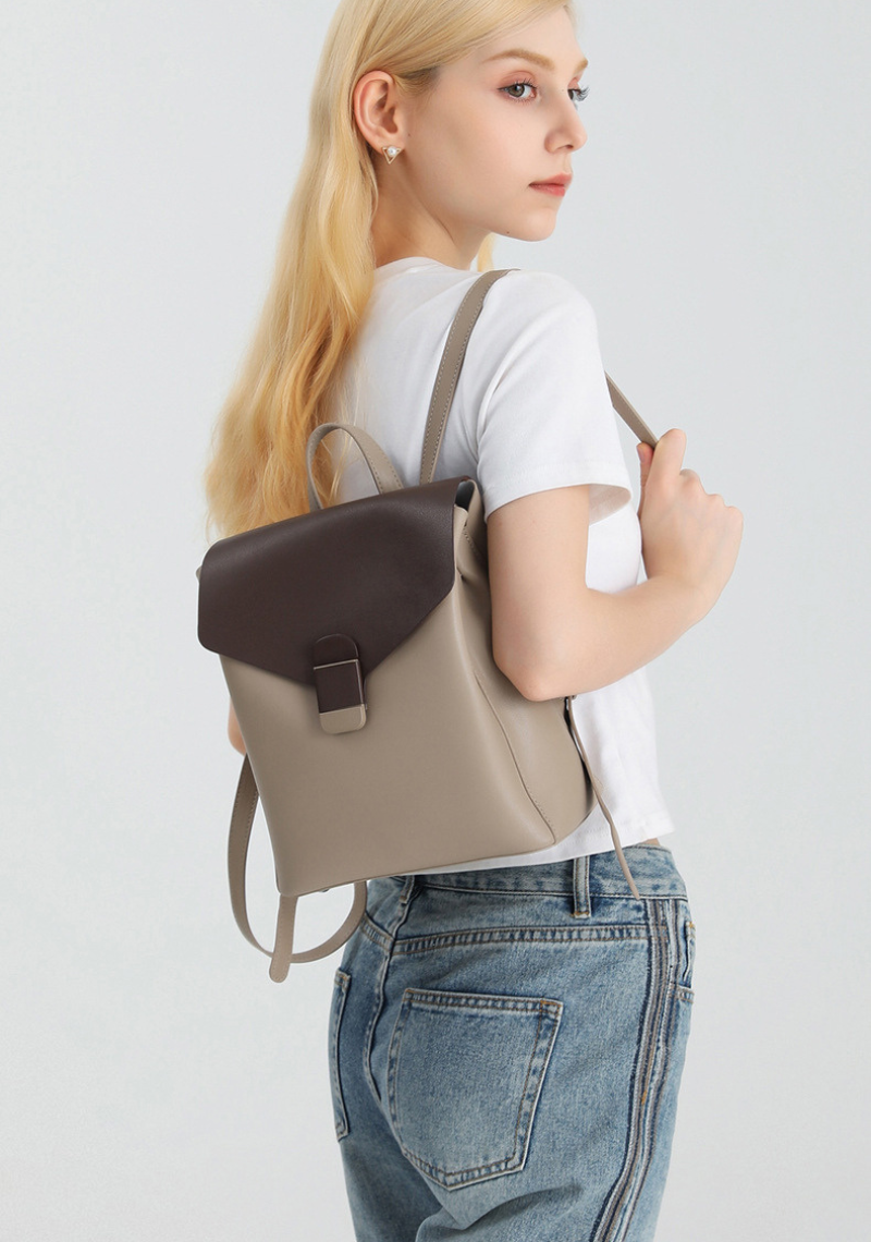 Cherry | Women’s compact backpack with structured design and zipper closure
