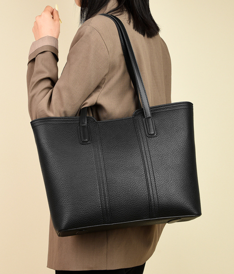 Mila | Women’s tote bag with contrast detail and zip closure