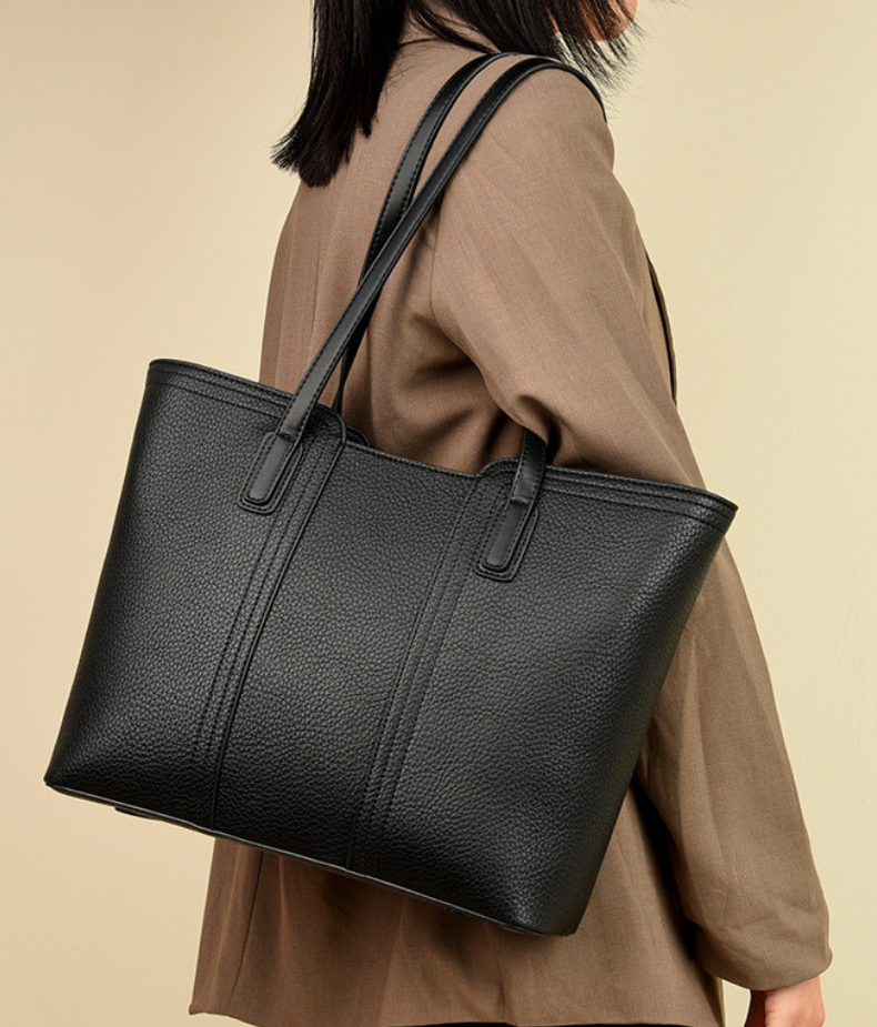 Mila | Women’s tote bag with contrast detail and zip closure