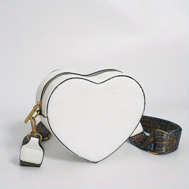 Viva | Heart-shaped bag with compact structure