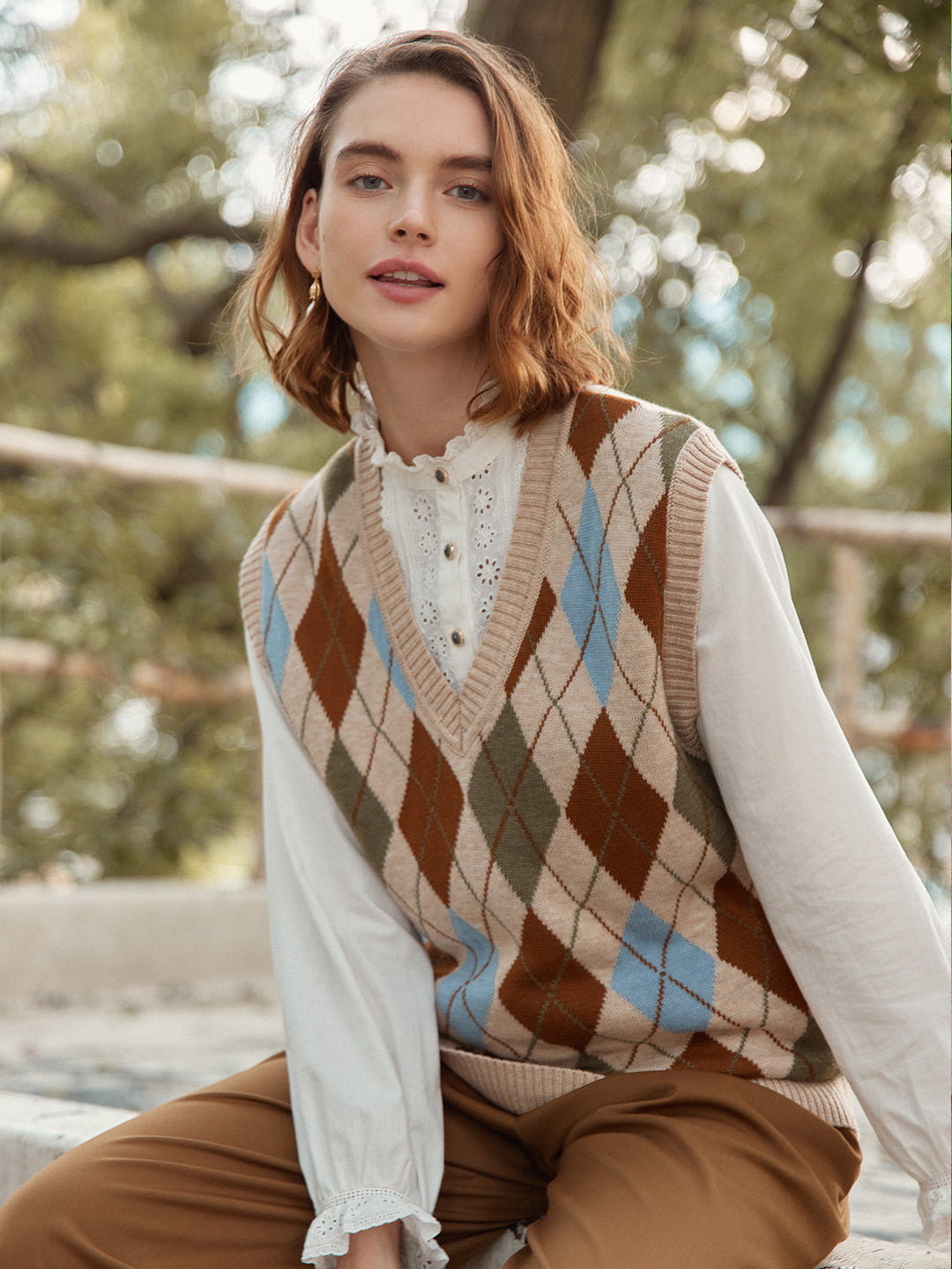 Callista | Women’s vest with argyle pattern and v-neck cut