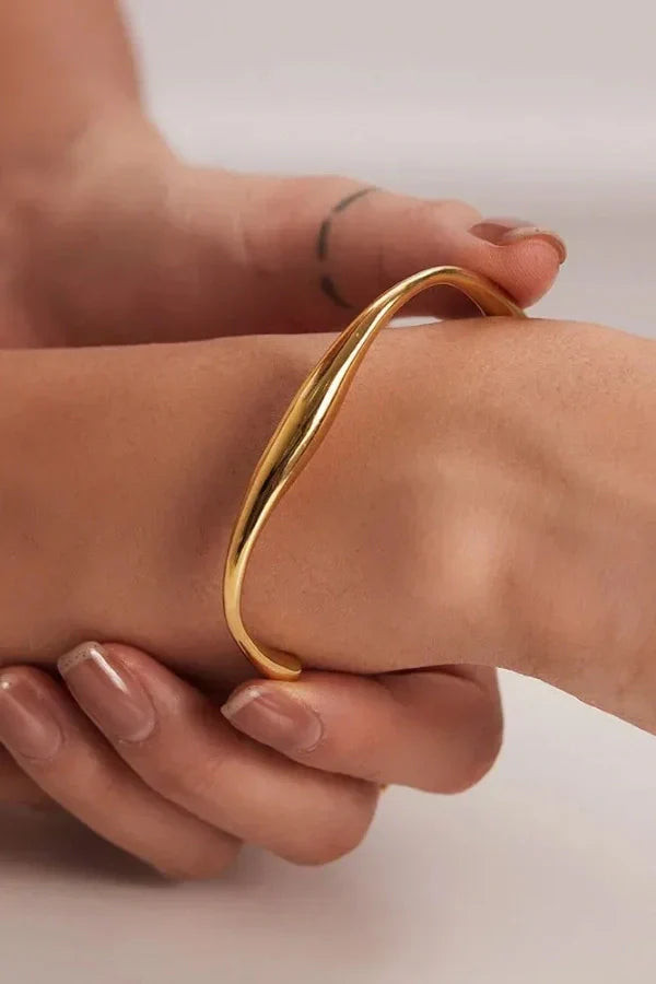 Aaliyah | Gold bangle elegant jewelry bracelet