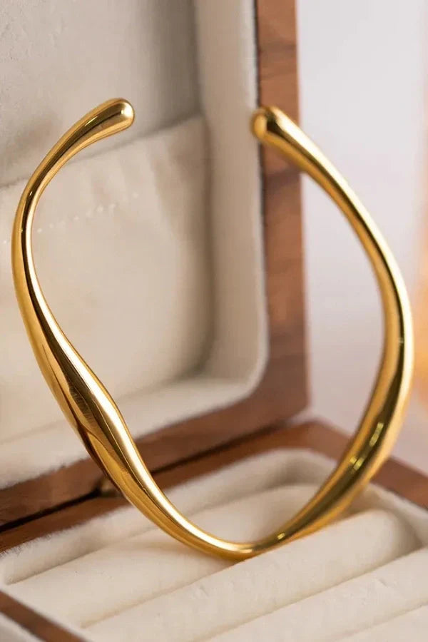 Aaliyah | Gold bangle elegant jewelry bracelet