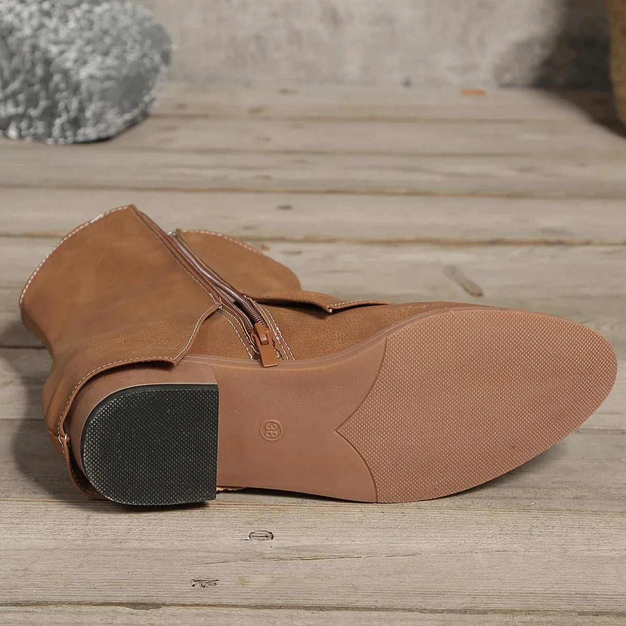 Alette | Low block heel lace boots