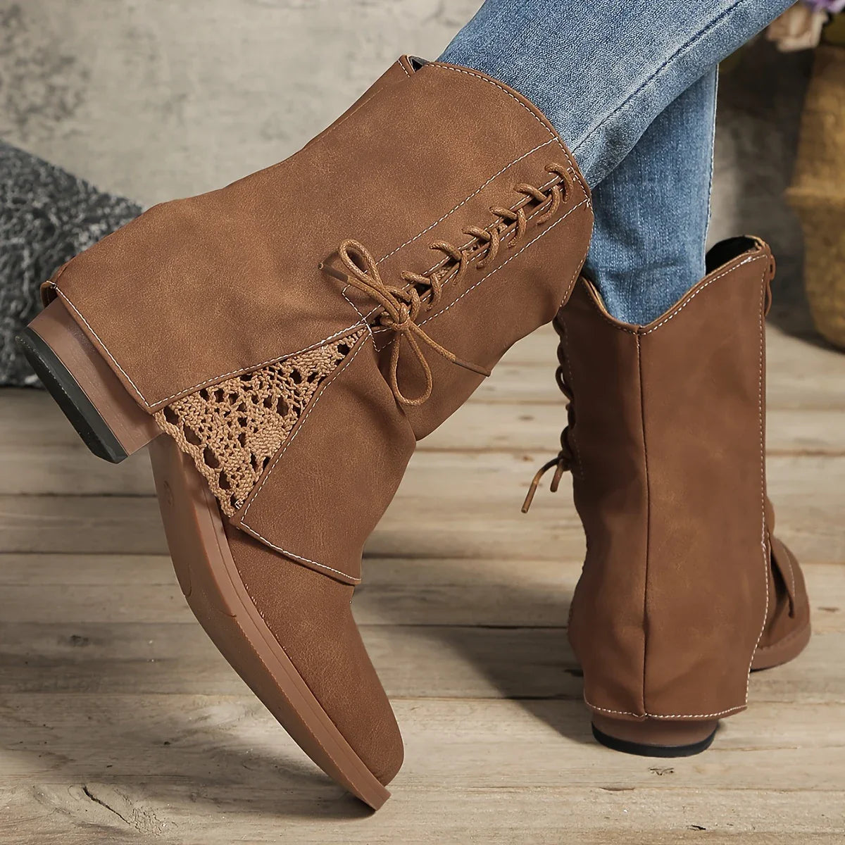 Alette | Low block heel lace boots