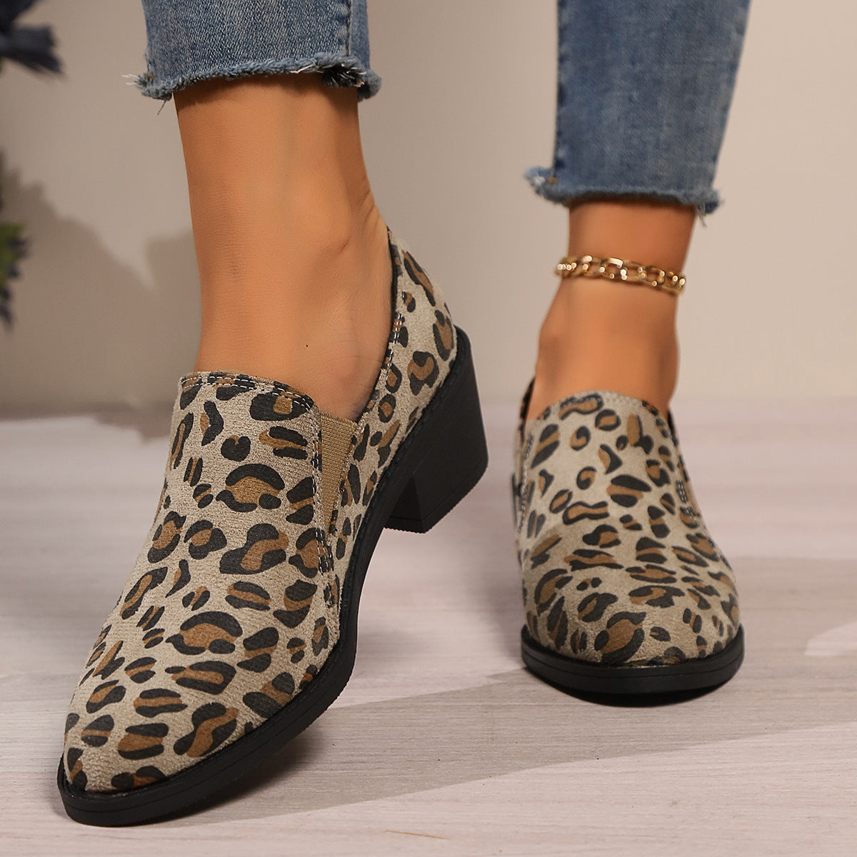 Mikha | Women’s low shoes with leopard print and block heel