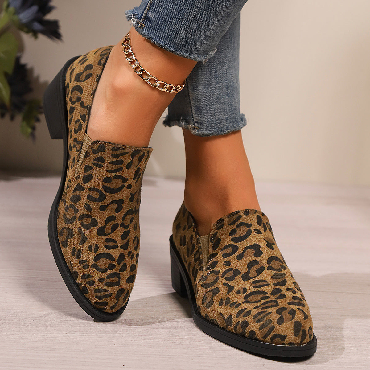 Mikha | Women’s low shoes with leopard print and block heel