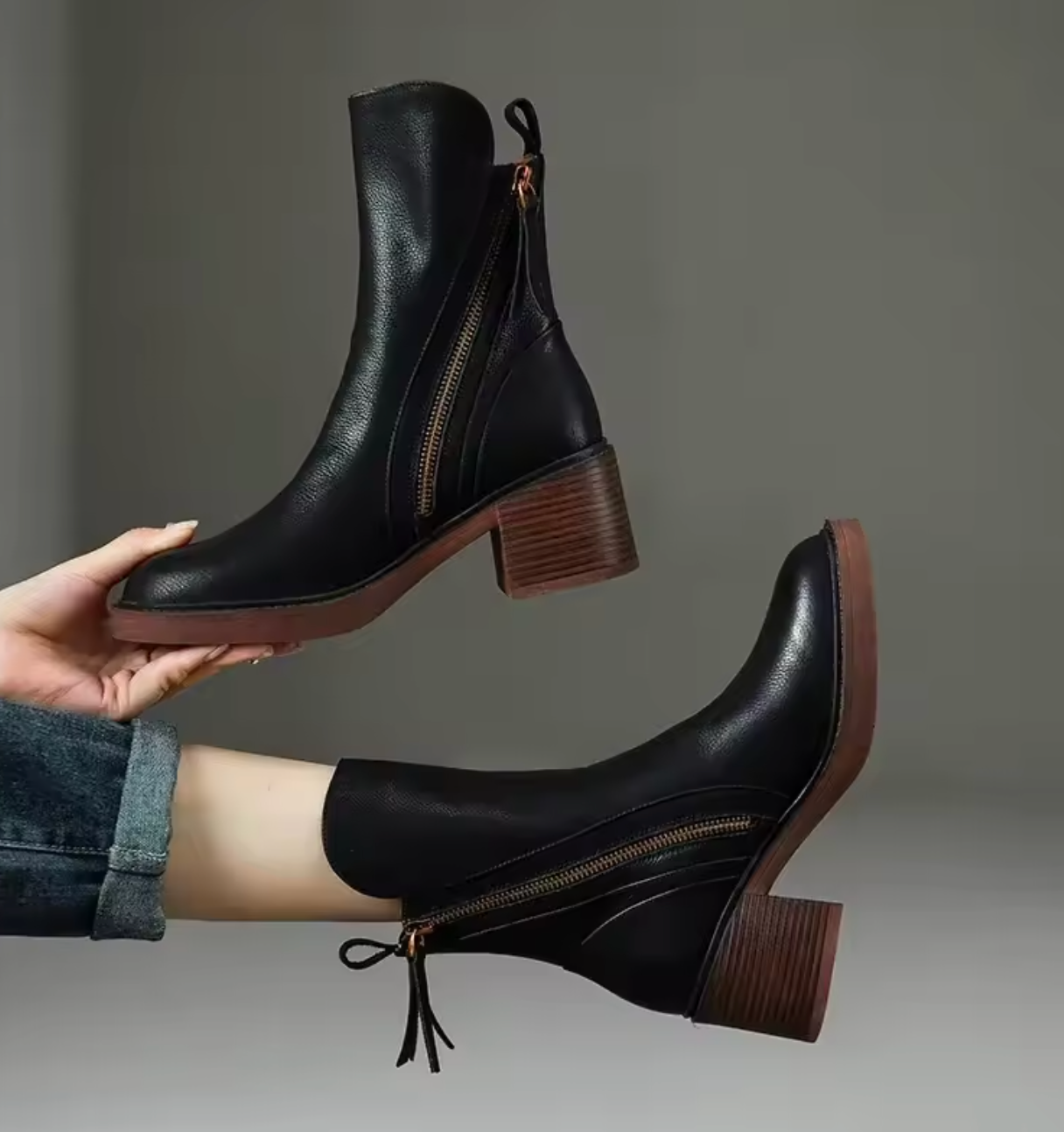 Sarina | Ankle boots with side zip and block heel