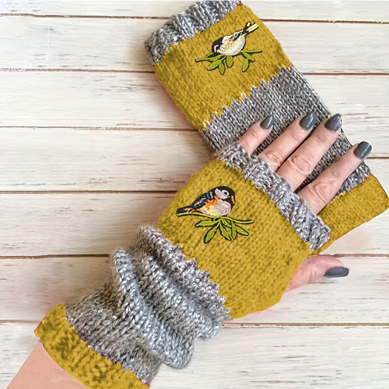 Avery | Fingerless gloves with delicate embroidery
