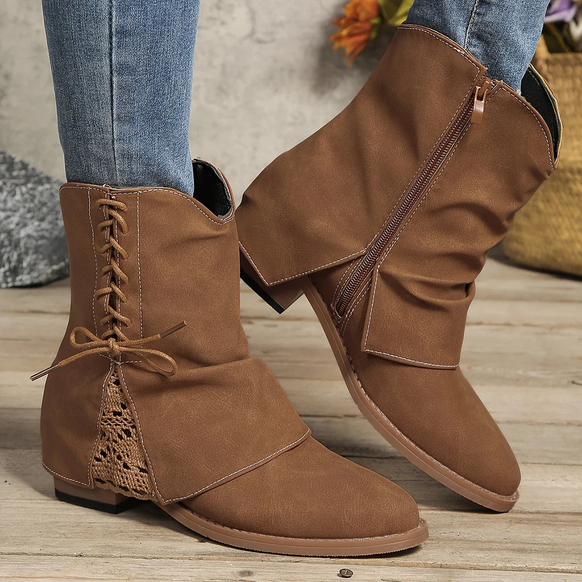 Alette | Low block heel lace boots