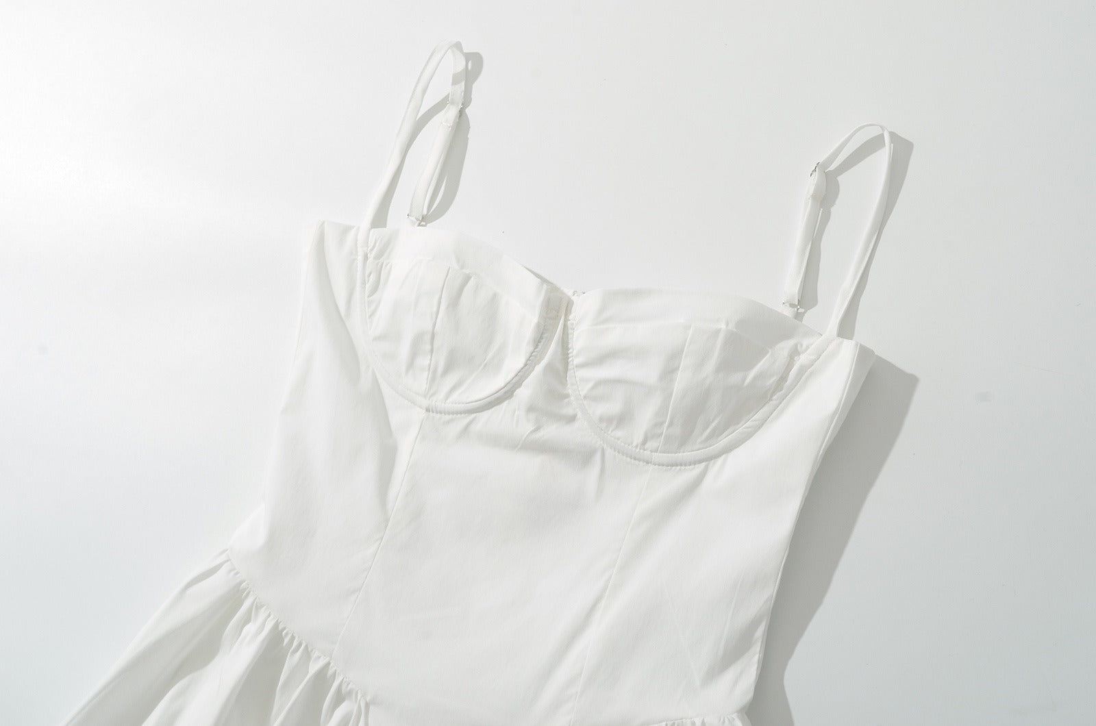 Deb | Women’s summer dress with seaside-inspired silhouette