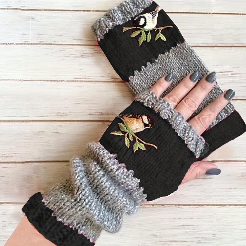 Avery | Fingerless gloves with delicate embroidery