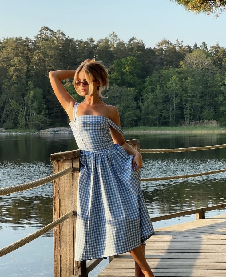 Avria | Women’s sleeveless midi sundress